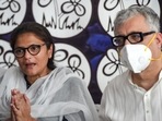 Sushmita Dev with TMC leader Derek O' Brien at a press conference in New Delhi on Tuesday.(PTI) Sushmita Dev with TMC leader Derek O' Brien at a press conference in New Delhi on Tuesday.(PTI)