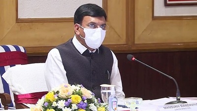 Union Health Minister Mansukh Mandaviya was Kerala on Monday and announced a financial package of ₹267.35 crore to help the state prepare for a third wave. (ANI Photo) Union Health Minister Mansukh Mandaviya was Kerala on Monday and announced a financial package of ₹267.35 crore to help the state prepare for a third wave. (ANI Photo)