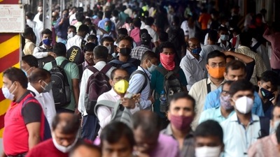 The process of issuing passes began on August 11 after the Maharashtra government allowed those who have taken two doses of coronavirus vaccines to travel by local trains from August 15. (Anshuman Poyrekar/HT PHOTO)