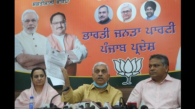 Senior BJP leader Tikshan Sud interacting with the media in Chandigarh on Tuesday. (Ravi Kumar/HT)