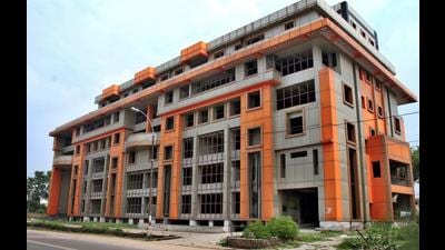 The complex was initially put on auction for ₹197 crore in 2009 and 2013, but in the last two auctions organised by LIT last year, the reserve price was reduced to ₹157 crore. (HT File) The complex was initially put on auction for ₹197 crore in 2009 and 2013, but in the last two auctions organised by LIT last year, the reserve price was reduced to ₹157 crore. (HT File)