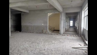 Several rooms of the building of the community health centre in Dehlon have not even been whitewashed. (HT photo) Several rooms of the building of the community health centre in Dehlon have not even been whitewashed. (HT photo)