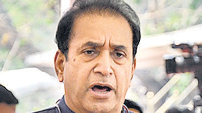 Deshmukh has maintained that the extortion case against him was a classic example of political witch-hunt. (HT PHOTO/File) Deshmukh has maintained that the extortion case against him was a classic example of political witch-hunt. (HT PHOTO/File)