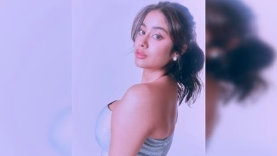 With hair tied high in a messy ponytail, Janhci Kapoor aced the subtle makeup look with glossy lips. (Instagram/@janhvikapoor) With hair tied high in a messy ponytail, Janhci Kapoor aced the subtle makeup look with glossy lips. (Instagram/@janhvikapoor)