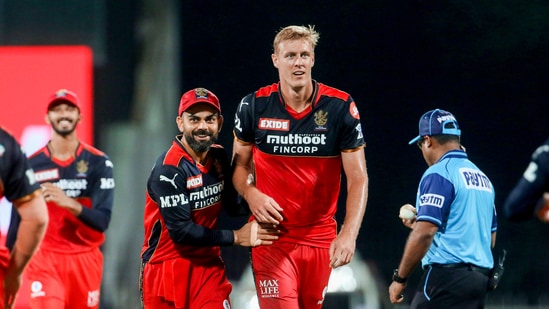 RCB's Kyle Jamieson with captain Virat Kohli(PTI)