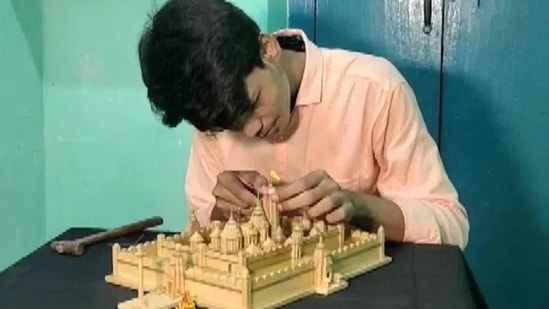 An 18-year-old boy has amazed people by building a miniature wooden replica of Puri's Jagannath Temple.(ANI)