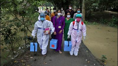 470 million people would have received at least one shot of vaccines that prevent death and serious illness from Covid-19 (REUTERS) 470 million people would have received at least one shot of vaccines that prevent death and serious illness from Covid-19 (REUTERS)