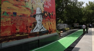 A view of a cycle track, part of the pilot project of redesigning the city roads on the line of European standards at Chirag Delhi-Sheikh Sarai stretch, in New Delhi (Sanchit Khanna/ Hindustan Times)