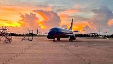 Orlando International Airport (United States, 50.9 sq. km): Located 6 miles (10 km) southeast of Downtown Orlando, Florida, this airport handled 50,613,072 passengers, making it the busiest airport in the state and tenth busiest airport in the United States. (Instagram/@efra_r77)