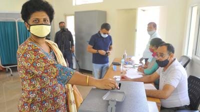 Teachers casting their votes at GGDSD College in Sector 32, Chandigarh, on Wednesday. (KESHAV SINGH/HT) Teachers casting their votes at GGDSD College in Sector 32, Chandigarh, on Wednesday. (KESHAV SINGH/HT)