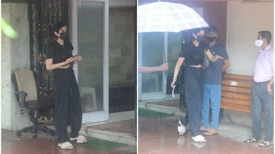 Khushi Kapoor seen after her Pilates class in Mumbai. (Varinder Chawla) Khushi Kapoor seen after her Pilates class in Mumbai. (Varinder Chawla)