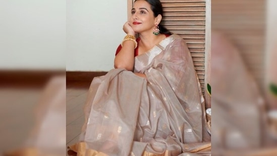 Vidya Balan draped herself in a hazelwood and gold drops handwoven Chanderi saree.(Instagram/@vidyabalan)