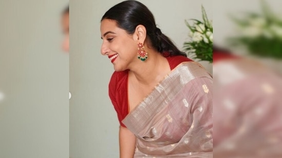Whether it is a press conference or an award night, Vidya Balan often opts for a saree over fancy gowns and feels most comfortable in them and needless to say, she looks drop-dead gorgeous in all her sarees.(Instagram/@vidyabalan)