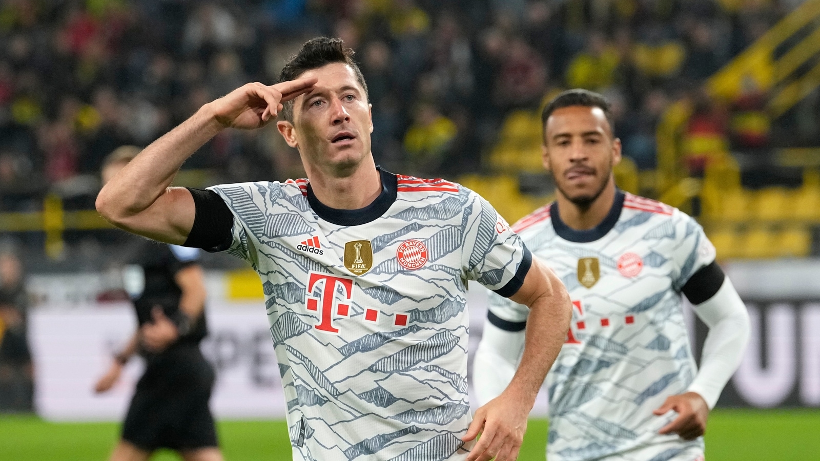 Lewandowski+Leads+Bayern+to+Comeback+Win+Over+Dortmund