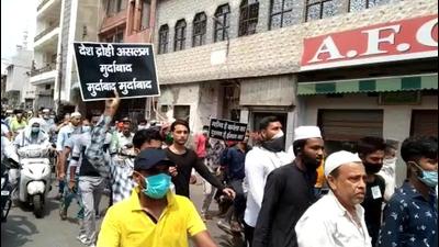 Protest march in Agra on Thursday. (HT photo) Protest march in Agra on Thursday. (HT photo)