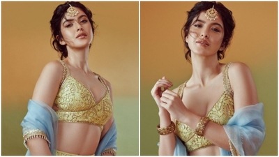 Shanaya Kapoor shared pictures in a lehenga. Shanaya Kapoor shared pictures in a lehenga.
