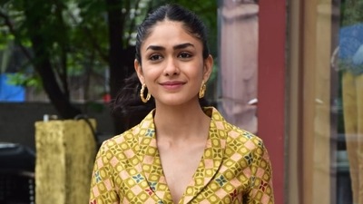 Mrunal Thakur was snapped in Juhu where she went to promote Rakeysh Omprakash Mehra's book. (Varinder Chawla) Mrunal Thakur was snapped in Juhu where she went to promote Rakeysh Omprakash Mehra's book. (Varinder Chawla)