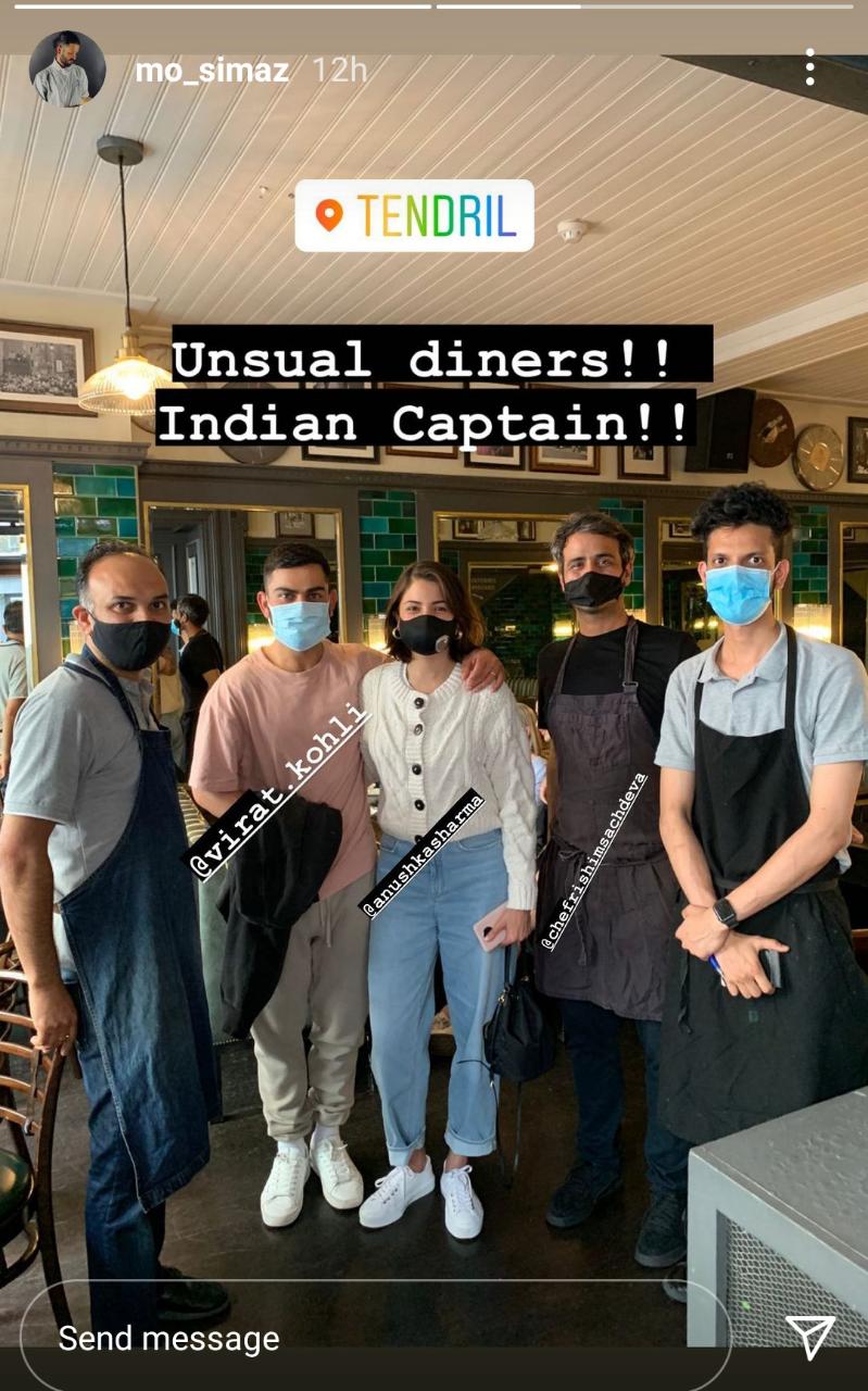 The couple also posed with the other staff members of the restaurant.