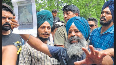 Narinderpal said sheer hopelessness that had accrued after years of struggling to get a government job had led him to take the extreme step. (Gurpreet Singh/HT) Narinderpal said sheer hopelessness that had accrued after years of struggling to get a government job had led him to take the extreme step. (Gurpreet Singh/HT)