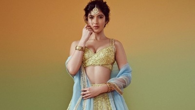 Shanaya Kapoor was seen keeping it fresh in a Manish Malhotra lehenga for the family event. (Instagram) Shanaya Kapoor was seen keeping it fresh in a Manish Malhotra lehenga for the family event. (Instagram)