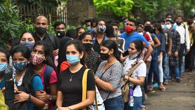 Queue for vaccination at Parel. (Satish Bate/HT PHOTO) Queue for vaccination at Parel. (Satish Bate/HT PHOTO)