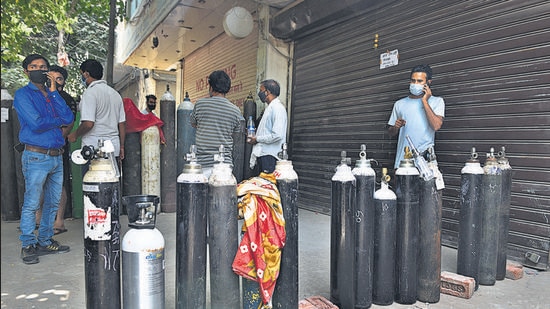Delhi battled an acute shortage of oxygen in April and May as hospitals in the capital sent out SOS calls to authorities to replenish their dwindling stocks. (Ajay Aggarwal /HT PHOTO) Delhi battled an acute shortage of oxygen in April and May as hospitals in the capital sent out SOS calls to authorities to replenish their dwindling stocks. (Ajay Aggarwal /HT PHOTO)