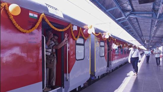 Rajdhani Express, which takes 15 hours, is the fastest train on the Mumbai-Delhi route. The travel time by Rajdhani Express is expected to reduce to 12 hours after increasing its speed. (HT File)