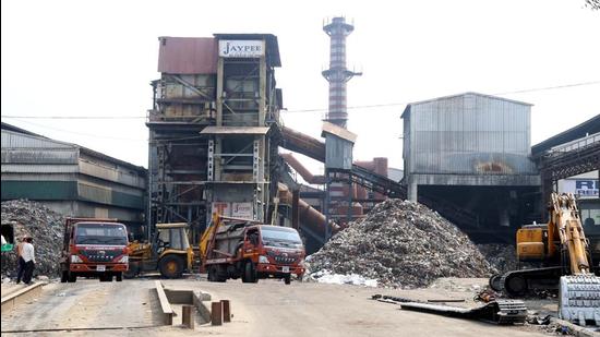 Mayor Ravi Kant Sharma has assured that the work to upgrade the plant would start before the MC polls in December. (HT File Photo)