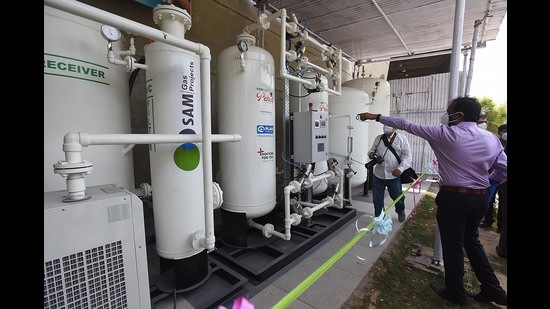 Oxygen plant at the Commonwealth Games (CWG) Covid care centre near Akshardham Temple in New Delhi (Raj K Raj/Hindustan Times) Oxygen plant at the Commonwealth Games (CWG) Covid care centre near Akshardham Temple in New Delhi (Raj K Raj/Hindustan Times)