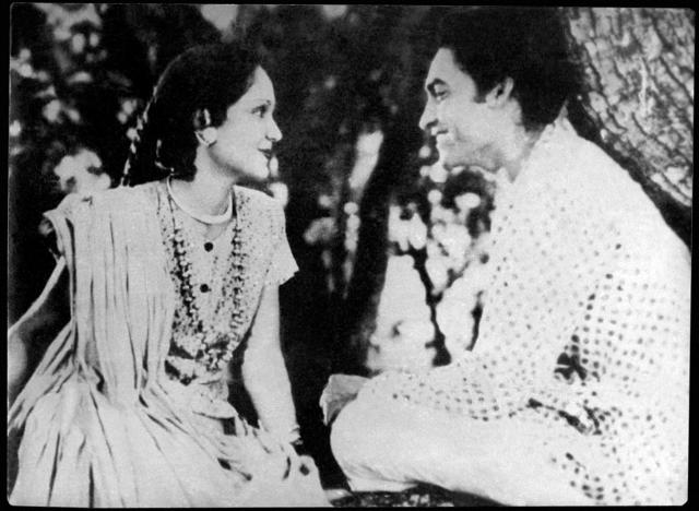 Ashok Kumar and Devika Rani (HT Photo) Ashok Kumar and Devika Rani (HT Photo)