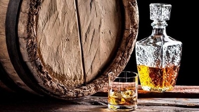 "Ginger is a natural antibiotic and will kill germs in your throat. I personally drink whiskey—no wine or prosecco—and if you put the hot ginger with it, and some lemon, you have a hot toddy," says Eva Menz (Shutterstock) "Ginger is a natural antibiotic and will kill germs in your throat. I personally drink whiskey—no wine or prosecco—and if you put the hot ginger with it, and some lemon, you have a hot toddy," says Eva Menz (Shutterstock)