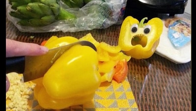 The image shows a bell pepper with googly eyes. (Twitter/@Rob and Roll) The image shows a bell pepper with googly eyes. (Twitter/@Rob and Roll)