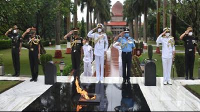 Three service chiefs saluting the martyrs in presence of commandant and deputy commandant at NDA Khadakwasla in Pune. (HT PHOTO) Three service chiefs saluting the martyrs in presence of commandant and deputy commandant at NDA Khadakwasla in Pune. (HT PHOTO)