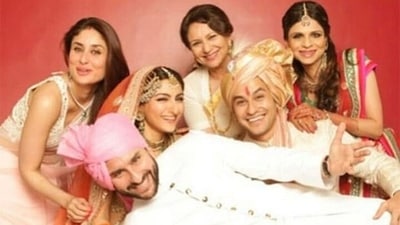 Saif Ali Khan, Kareena Kapoor, Sharmila Tagore and Saba Ali Khan at Soha Ali Khan and Kunal Kemmu's wedding. Saif Ali Khan, Kareena Kapoor, Sharmila Tagore and Saba Ali Khan at Soha Ali Khan and Kunal Kemmu's wedding.