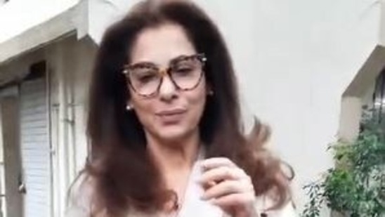 Dimple Kapadia was seen outside Kromakay Salon At Juhu.(Varinder Chawla)