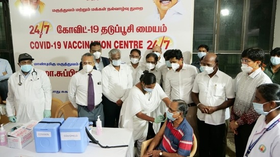 Tamil Nadu health minister Ma Subramanian inaugurated the 24/7 Covid-19 vaccination centre on Saturday. (Twitter/@Subramanian_ma)
