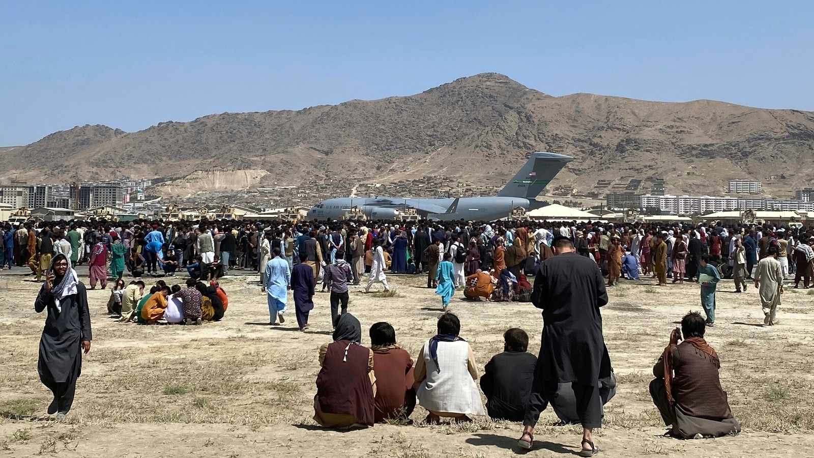 7 Afghans killed in chaos at Kabul airport, says British military | World News - Hindustan Times