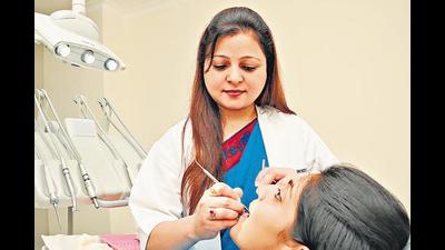 Most dental surgeons, unlike general physicians and surgeons do not prescribe viral marker and other important blood investigations before doing a procedure, feel government doctors in Bihar. (Image used for representation) (FILE PHOTO.) Most dental surgeons, unlike general physicians and surgeons do not prescribe viral marker and other important blood investigations before doing a procedure, feel government doctors in Bihar. (Image used for representation) (FILE PHOTO.)