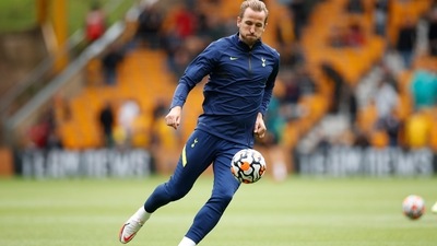 Tottenham Hotspur's Harry Kane during the warm up before the match (Action Images via Reuters)