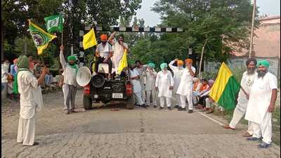 Farmers during a protest at Dhanowali village in Jalandhar district on Sunday. Farmers during a protest at Dhanowali village in Jalandhar district on Sunday.