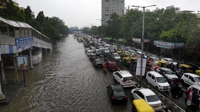 Waterlogging after heavy rain at ITO on Vikas Marg in New Delhi. (Arvind Yadav/HT PHOTO) Waterlogging after heavy rain at ITO on Vikas Marg in New Delhi. (Arvind Yadav/HT PHOTO)
