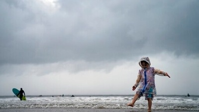 Hurricane Grace killed at least eight people, including five children from the same family, as it tore through eastern Mexico on Saturday, causing flooding, mudslides and damage to homes and businesses. (AP) Hurricane Grace killed at least eight people, including five children from the same family, as it tore through eastern Mexico on Saturday, causing flooding, mudslides and damage to homes and businesses. (AP)