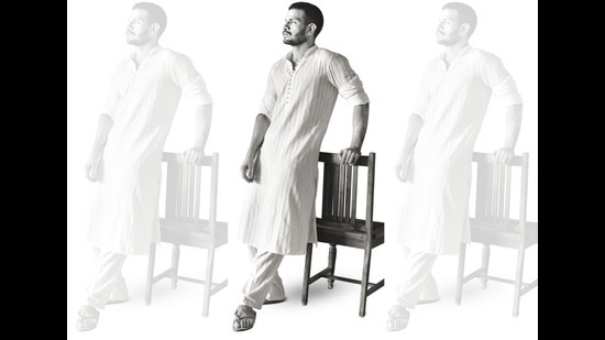 Karan turns all his worn-out clothes into cleaning fabric