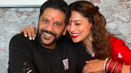 Though Bipasha Basu doesn't have a brother of her own, designer Rocky Star is like a brother figure to her. In this picture, the 'Raaz 3' actor showers her love for Rocky by tying the sacred thread 'rakhi' and giving him a big hug.(Instagram/@bipashabasu)