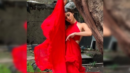 These stills of Mouni Roy speak volumes about the actor's unconditional love for dance.(Instagram/@mouniroy)