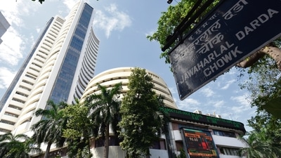 Sensex rises 226 points to close at 55,555 points; Nifty ends session at 16,496 points (MINT_PRINT)