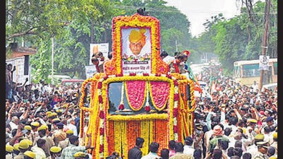 People attend the funeral procession of Kalyan Singh, in Bulandshahr on Monday. (PTI) People attend the funeral procession of Kalyan Singh, in Bulandshahr on Monday. (PTI)