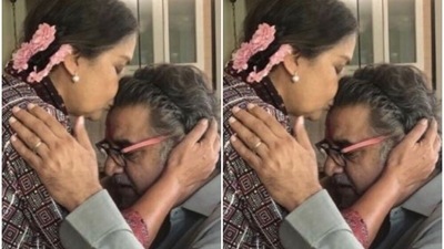 Shabana Azmi posted this picture with brother Baba Azmi. Shabana Azmi posted this picture with brother Baba Azmi.