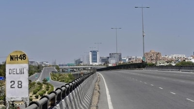 The Iffco Chowk flyover (Delhi to Gurugram side) was closed for traffic on Monday morning after a portion of its retaining wall collapsed, news agency ANI reported. (Sanjeev Verma/ Hindustan Times) The Iffco Chowk flyover (Delhi to Gurugram side) was closed for traffic on Monday morning after a portion of its retaining wall collapsed, news agency ANI reported. (Sanjeev Verma/ Hindustan Times)