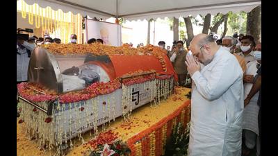 Union home minister and senior BJP leader Amit Shah pays tribute to former UP chief minister Kalyan Singh during his funeral, in Aligarh, Monday, (PTI Photo) Union home minister and senior BJP leader Amit Shah pays tribute to former UP chief minister Kalyan Singh during his funeral, in Aligarh, Monday, (PTI Photo)
